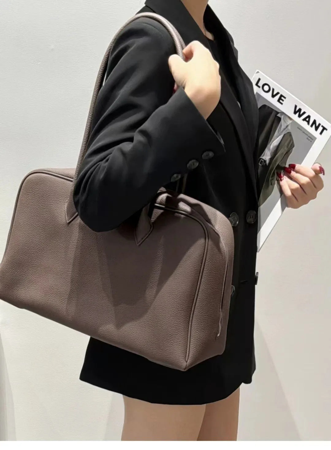 Minimalist Style Genuine Leather Large Bag 2025 New Style Boston Bag Underarm Tote / Shoulder Bag