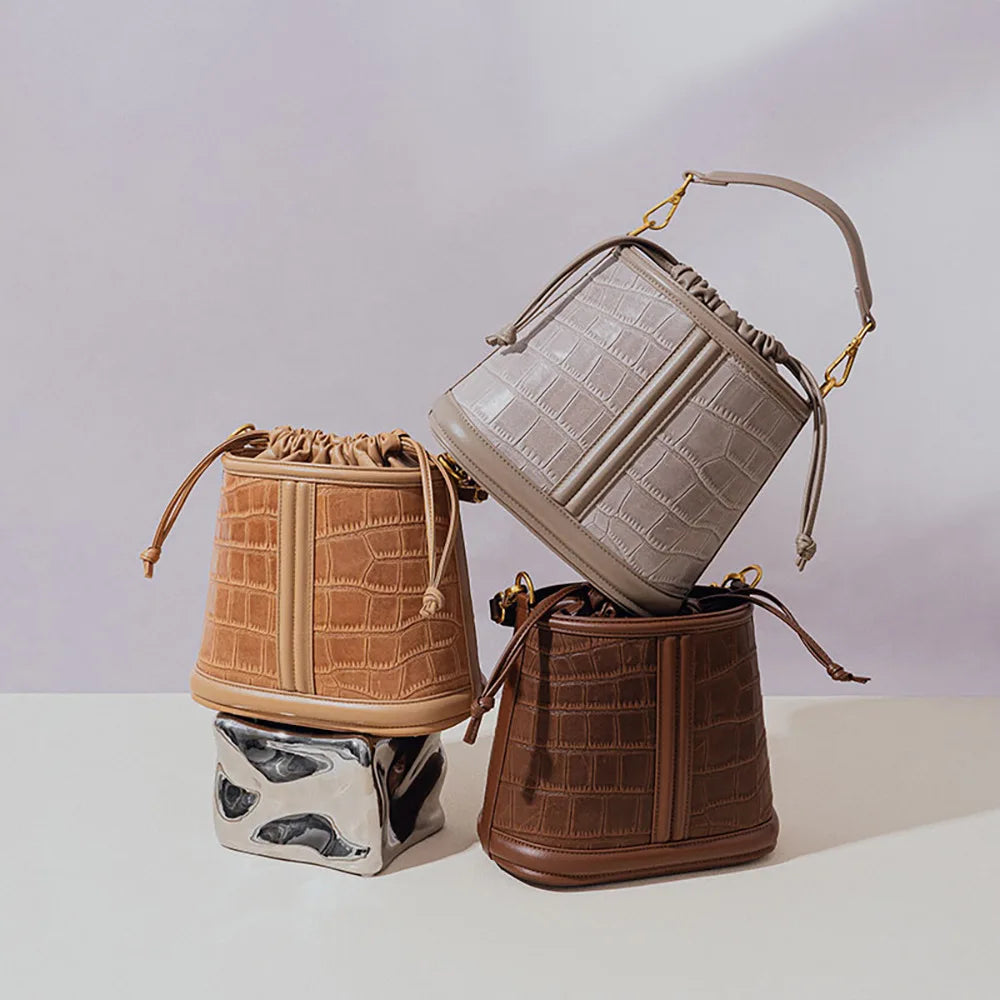 Genuine Leather Women's Bag 2024 New Bucket Top Layer Cowhide Crossbody Temperament Fashionable High-end Retro Handbag