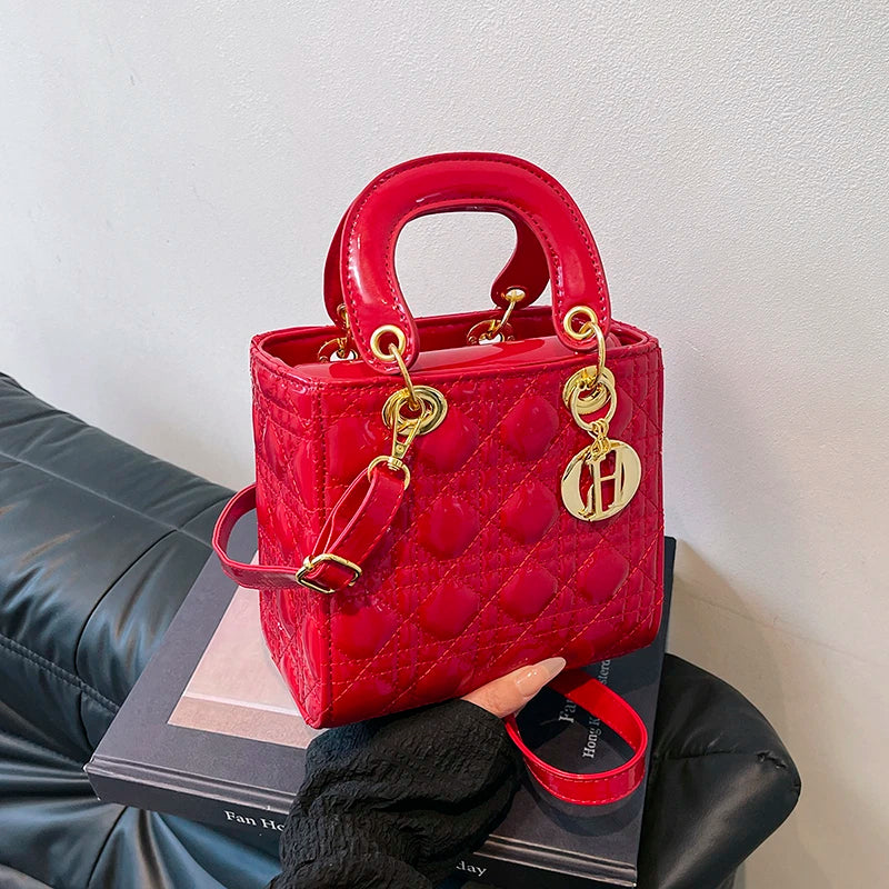 Famous Designer Premium Shoulder Bag For Ladies, Leather Handbag Classic Design, Versatile For Office Wear